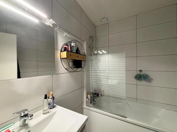 Appartement à louer 4 pièces 74.01m² Audincourt (25400)