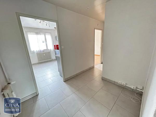 Appartement à louer 3 pièces 65.18m² Belfort (90000)