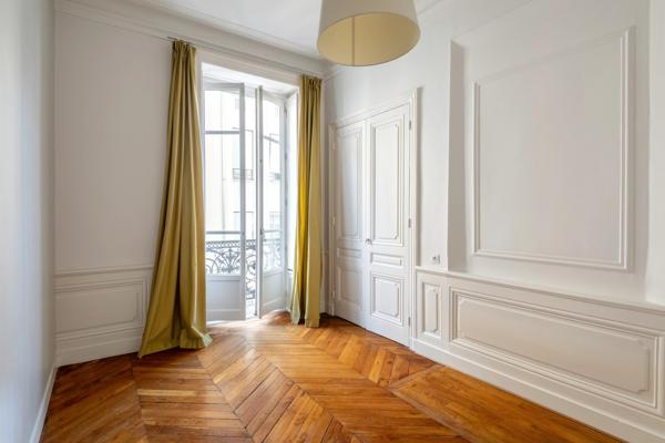 LYON 2 - AINAY- Appartement de 230,80 m² - 5 chambres - balcons - Garage