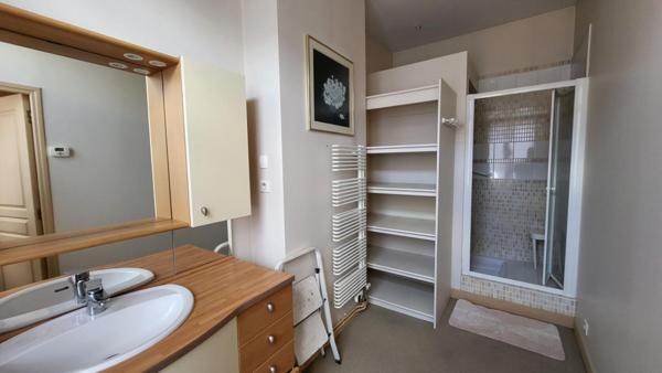 CHARMANTE MAISON HYPER CENTRE AVEC  EXERIEUR ET GARAGE