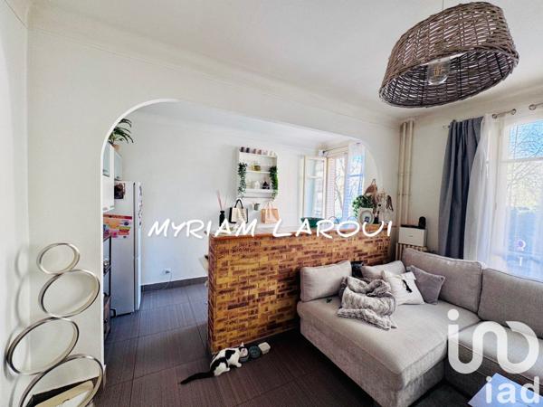 Studio 2 pièces de 45 m² à Les Lilas (93260)