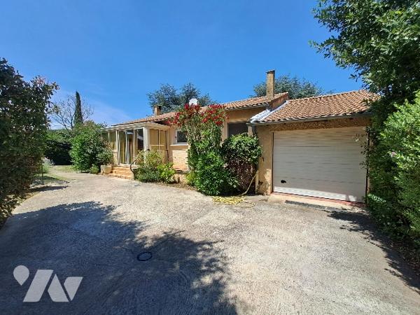 Montélimar, maison de plain pied de 75m² habitable avec garage et jardin.