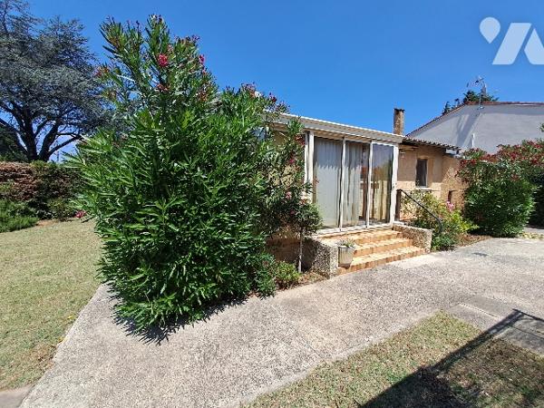 Montélimar, maison de plain pied de 75m² habitable avec garage et jardin.