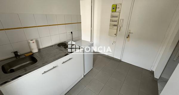 Location Studio 23.01 m² - Melun 77000