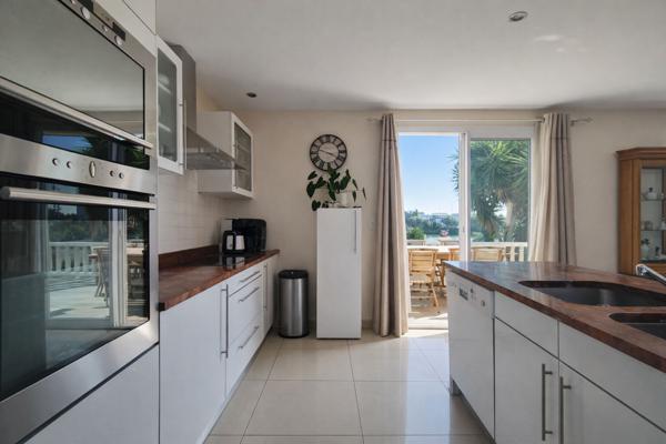 Propriété d'exception avec vue canal de 272 m² habitables sur terrain de 869 m²