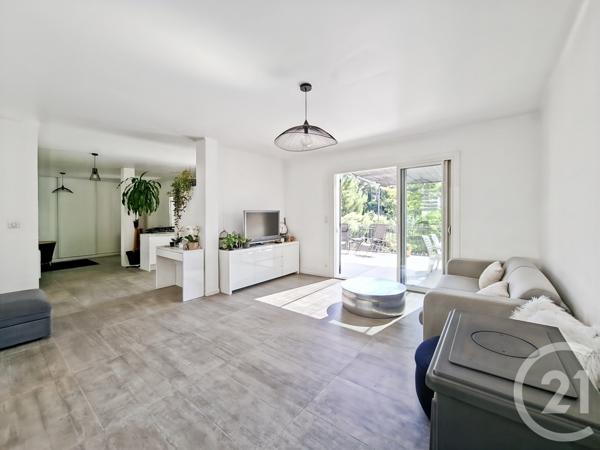 Maison à vendre  5 pièces - 123 m 2   MARSEILLE  - 13011