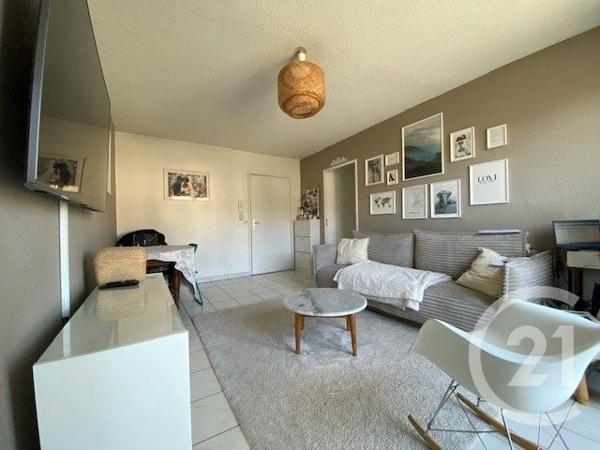 Appartement T3 à vendre  3 pièces - 55,50 m 2   MARSEILLE  - 13009