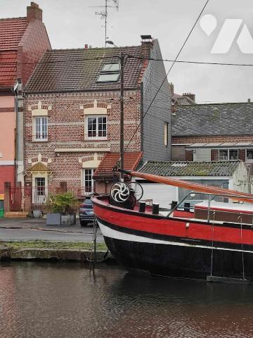 BELLE MAISON DE VILLE proche centre-ville.