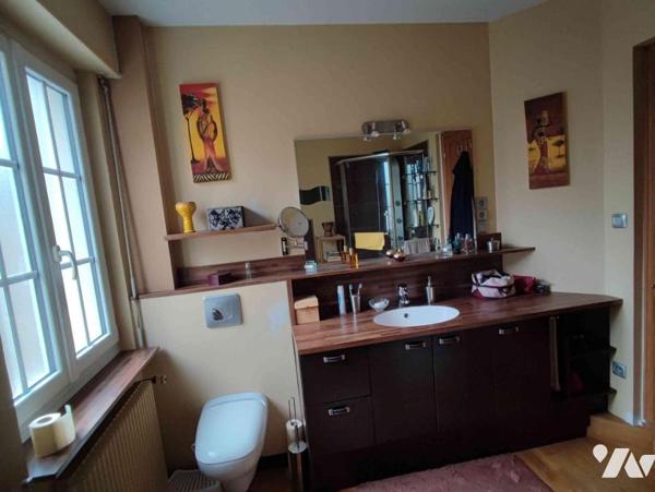 BELLE MAISON DE VILLE proche centre-ville.