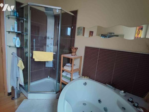 BELLE MAISON DE VILLE proche centre-ville.