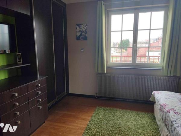 BELLE MAISON DE VILLE proche centre-ville.