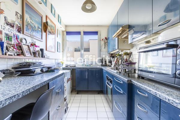 Appartement
         4 pièces
        - 90 m² Exclusivité 730 000 € *