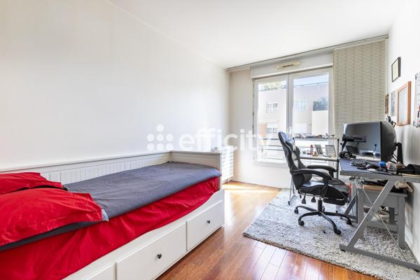 Appartement
         4 pièces
        - 90 m² Exclusivité 730 000 € *