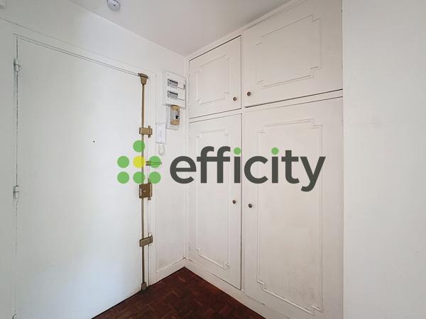 Appartement
         2 pièces
        - 43 m² 194 250 € *