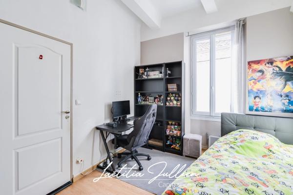 EXCLUSIVITÉ — LES CAMOINS — IMMEUBLE DE VILLAGE DE 93 M², POTENTIEL DE DIVISION