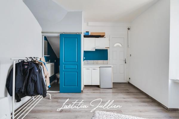 EXCLUSIVITÉ — LES CAMOINS — IMMEUBLE DE VILLAGE DE 93 M², POTENTIEL DE DIVISION