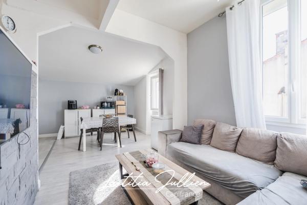 EXCLUSIVITÉ — LES CAMOINS — IMMEUBLE DE VILLAGE DE 93 M², POTENTIEL DE DIVISION
