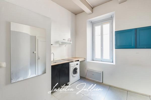 EXCLUSIVITÉ — LES CAMOINS — IMMEUBLE DE VILLAGE DE 93 M², POTENTIEL DE DIVISION