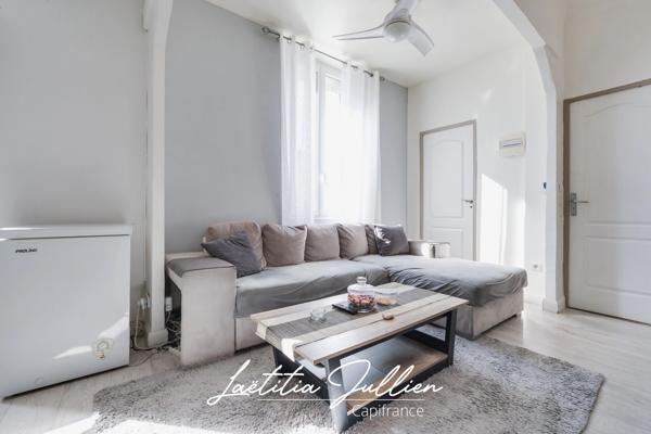 EXCLUSIVITÉ — LES CAMOINS — IMMEUBLE DE VILLAGE DE 93 M², POTENTIEL DE DIVISION