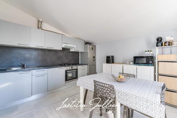 EXCLUSIVITÉ — LES CAMOINS — IMMEUBLE DE VILLAGE DE 93 M², POTENTIEL DE DIVISION