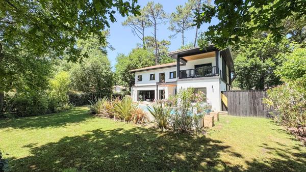 Maison 6 pièce(s) 4 chambre(s) 260 m²
