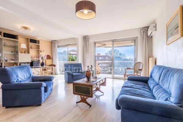 Appartement - 5 pièces 110M2- Sans vis-à-vis - Dernier étage - Vue parc - Cave - Parking - Piscine - Tennis - Parc - Proche Parc Montcalm - Ligne 5 Tramway