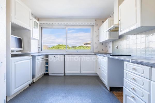 Appartement - 5 pièces 110M2- Sans vis-à-vis - Dernier étage - Vue parc - Cave - Parking - Piscine - Tennis - Parc - Proche Parc Montcalm - Ligne 5 Tramway