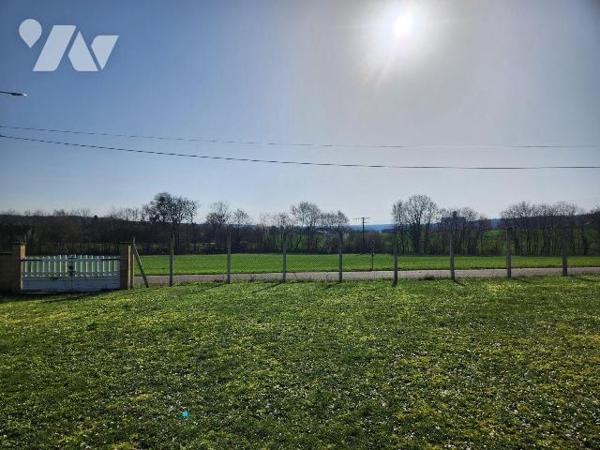 À vendre à Jessains, dans un environnement privilégié au coeur de la région des Lacs de Champag...