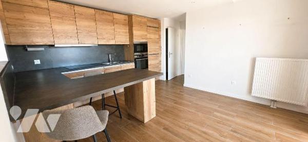 EN EXCLUSIVITE SUR MALO LES BAINS, A deux pas de la mer, superbe APT de 94 m² au 3ème Etage d'u...