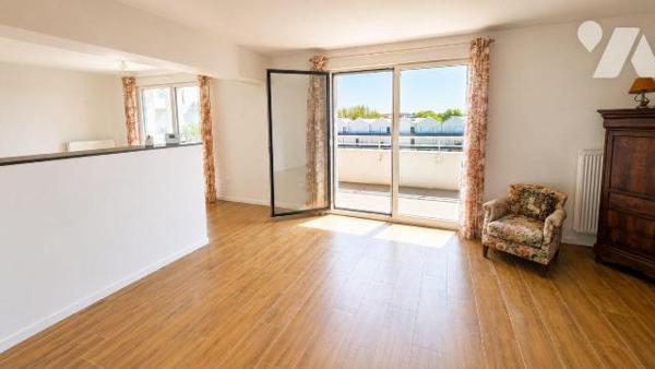 EN EXCLUSIVITE SUR MALO LES BAINS, A deux pas de la mer, superbe APT de 94 m² au 3ème Etage d'u...