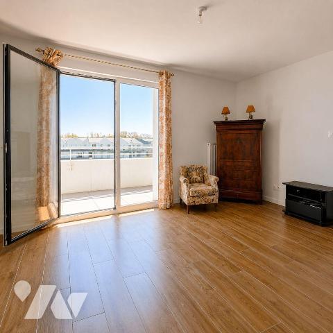 EN EXCLUSIVITE SUR MALO LES BAINS, A deux pas de la mer, superbe APT de 94 m² au 3ème Etage d'u...
