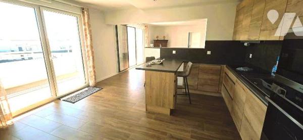EN EXCLUSIVITE SUR MALO LES BAINS, A deux pas de la mer, superbe APT de 94 m² au 3ème Etage d'u...