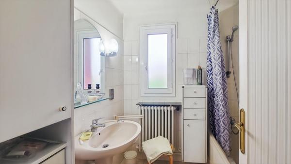 Maison familiale - Emplacement idéal - à 10 minutes à pied de la gare de Chelles Gournay