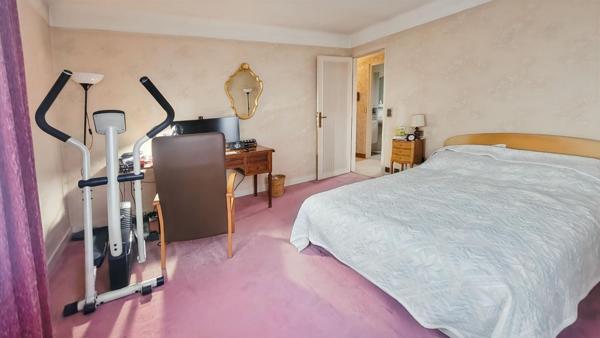 Maison familiale - Emplacement idéal - à 10 minutes à pied de la gare de Chelles Gournay