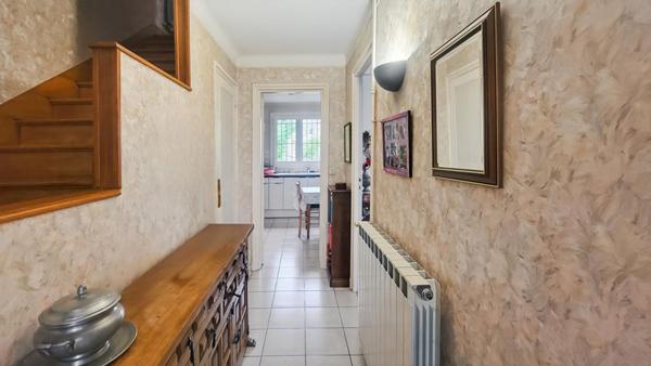 Maison familiale - Emplacement idéal - à 10 minutes à pied de la gare de Chelles Gournay