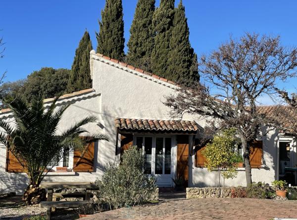 ISTRES Propriété de caractère  Maison principale + extension avec double habitation  230 m²  Terrain 1400 m²