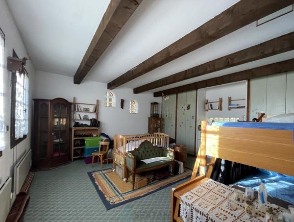 ISTRES Propriété de caractère  Maison principale + extension avec double habitation  230 m²  Terrain 1400 m²