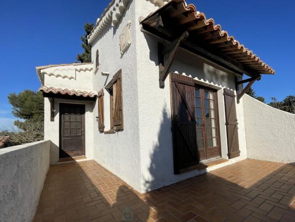 ISTRES Propriété de caractère  Maison principale + extension avec double habitation  230 m²  Terrain 1400 m²