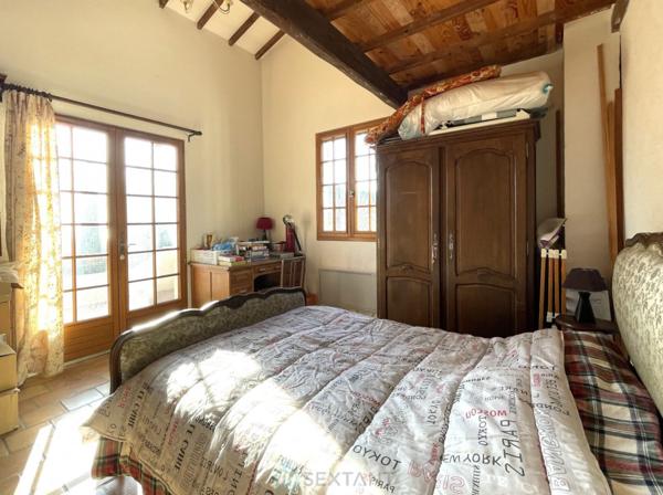 ISTRES Propriété de caractère  Maison principale + extension avec double habitation  230 m²  Terrain 1400 m²