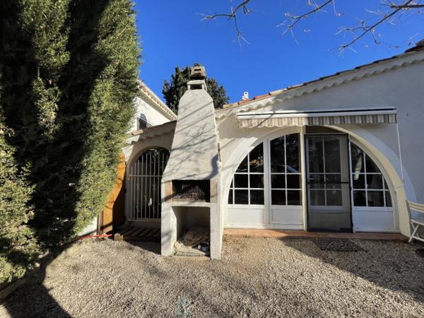 ISTRES Propriété de caractère  Maison principale + extension avec double habitation  230 m²  Terrain 1400 m²