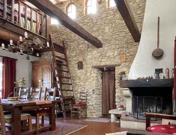 ISTRES Propriété de caractère  Maison principale + extension avec double habitation  230 m²  Terrain 1400 m²