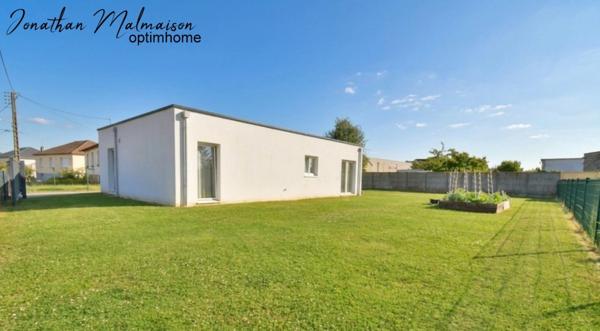 CONCHES-EN-OUCHE – MAISON CONTEMPORAINE DE PLAIN-PIED DE 2016 – 3 CHAMBRES