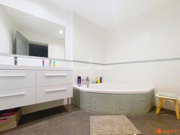 Maison - 4 pièces - 114m²