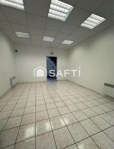 Local commercial idéalement situé .