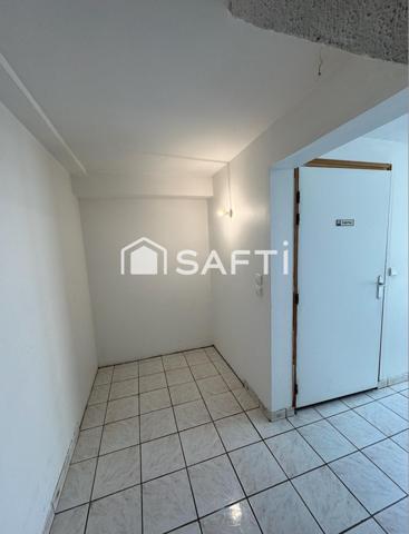 Local commercial idéalement situé .