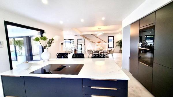 Superbe contenporaine de 220m2 avec piscine