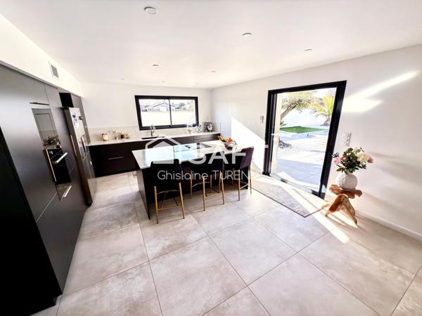 Superbe contenporaine de 220m2 avec piscine