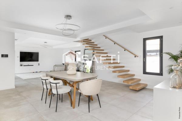 Superbe contenporaine de 220m2 avec piscine