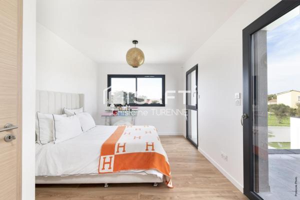 Superbe contenporaine de 220m2 avec piscine