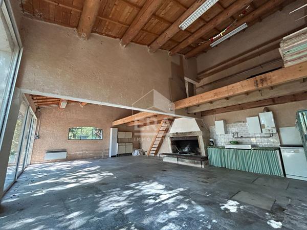 Maison Carpentras 7 pièces - 5 chambres - 214m² - Garages - Jardin